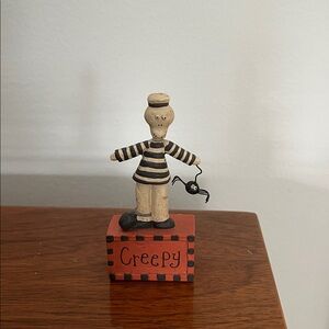 Skeleton prisoner Halloween trinket